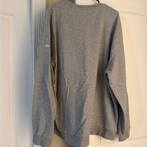 ALO Yoga Men's Heather Gray Crewneck Sweater